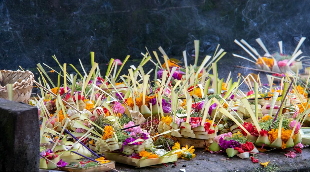 tradition des offrandes en asie pour la fête des morts